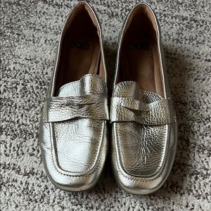 Sofft Women's Silver Loafers, 7.5 woman size